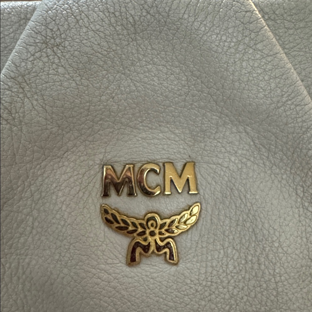 MCM Cream Leather Shoulder Bag With Whip Stiching - Picture 6 of 14